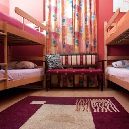 Central Station אכסניה *